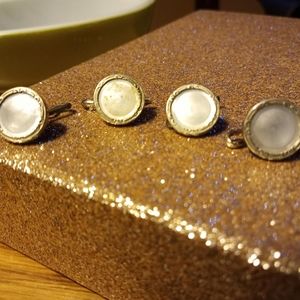 4 antique mother of Pearl buttons
